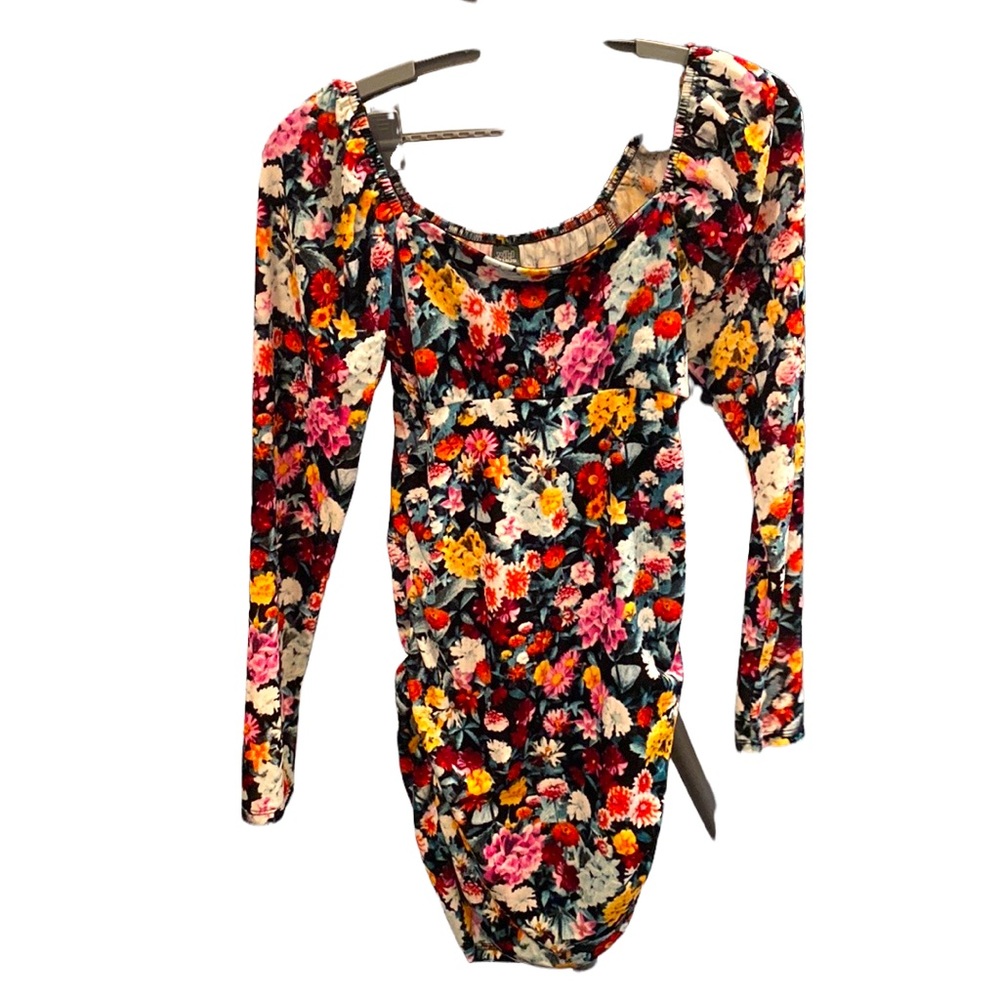 Wild Fable Large Flowery Dress. Beautiful and Vibrant Colors. Used once.